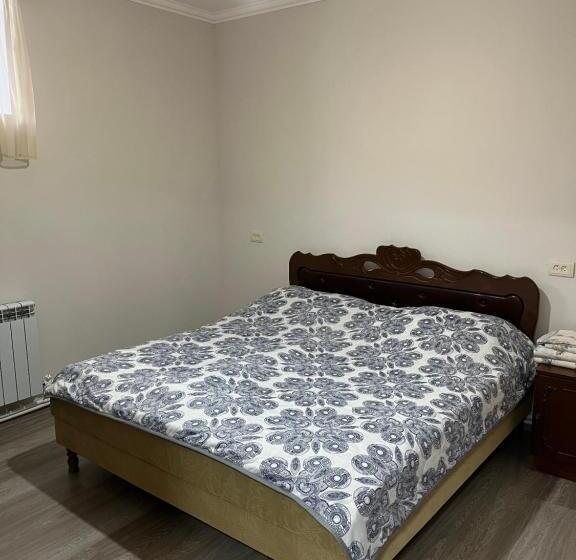 پانسیون Maxim Gorki 36