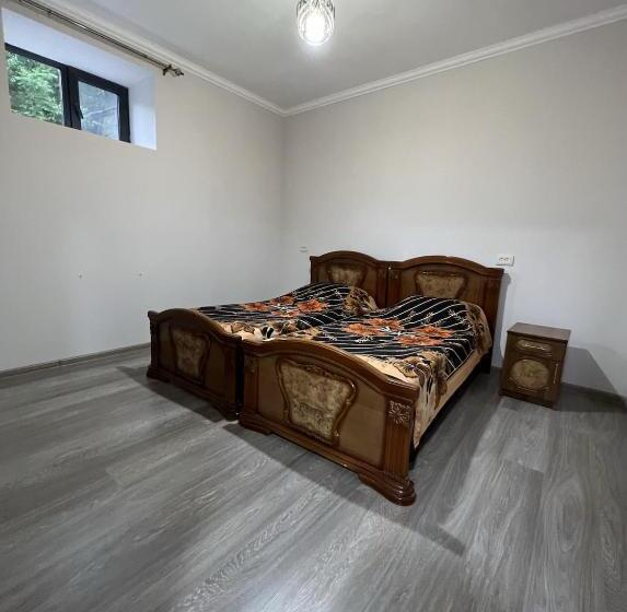 پانسیون Maxim Gorki 36