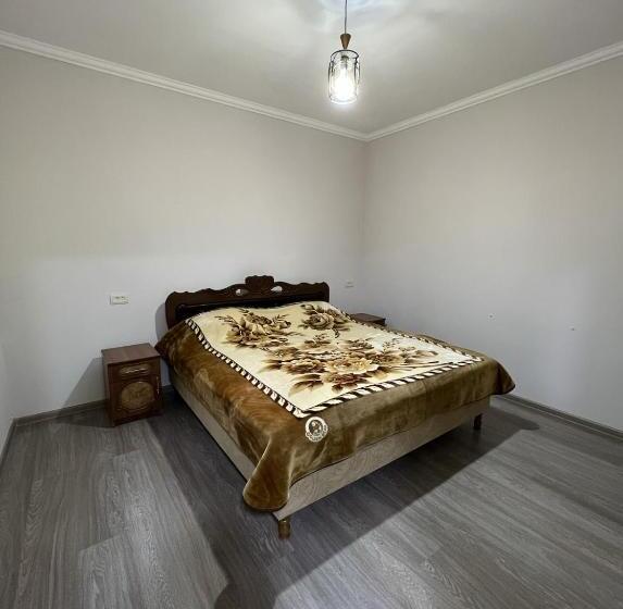 پانسیون Maxim Gorki 36