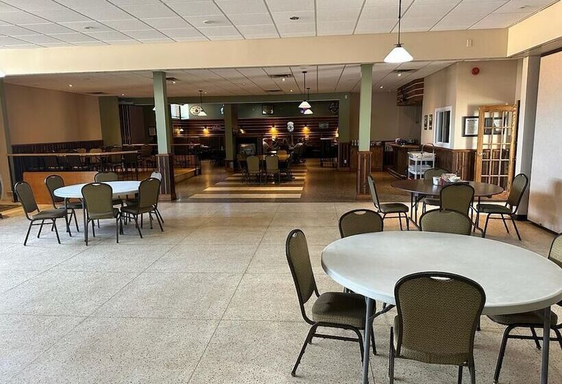 Bear S Den Lounge And Motel