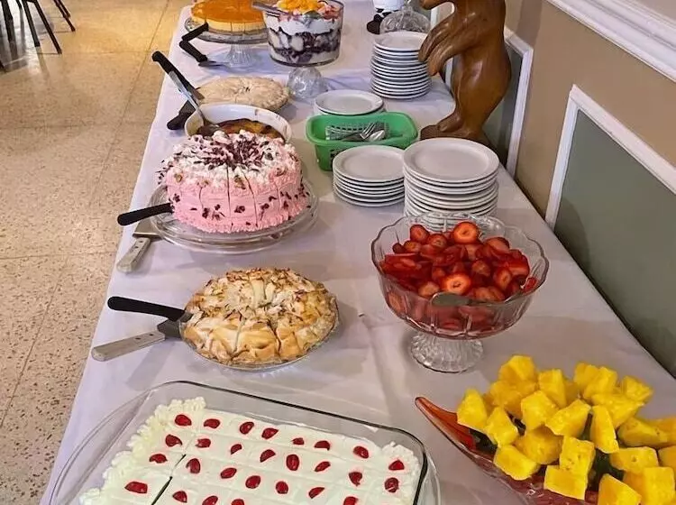 Bear S Den Lounge And Motel