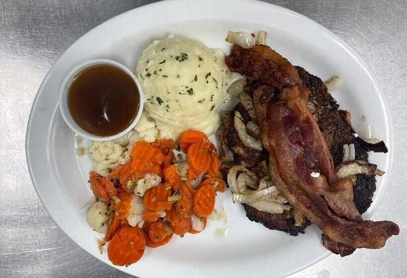 Bear S Den Lounge And Motel