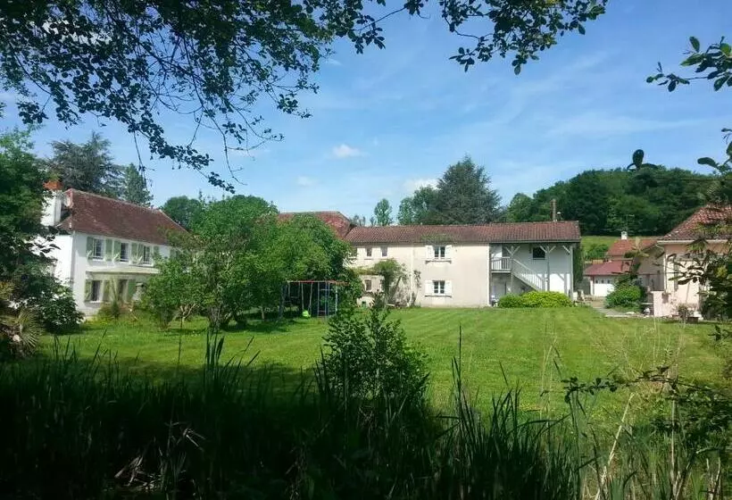 Aamiaismajoitus (B&B) De Couleurs Et D Eau Fraîche