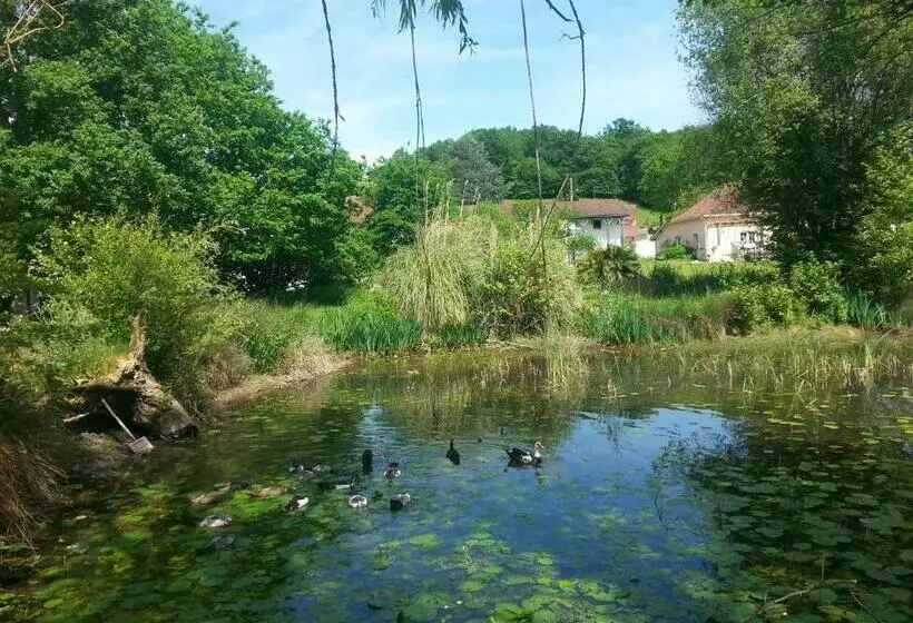 Aamiaismajoitus (B&B) De Couleurs Et D Eau Fraîche