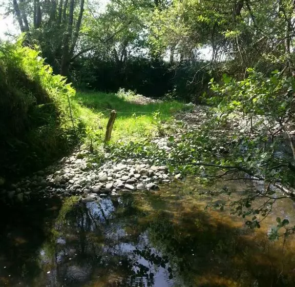 Aamiaismajoitus (B&B) De Couleurs Et D Eau Fraîche