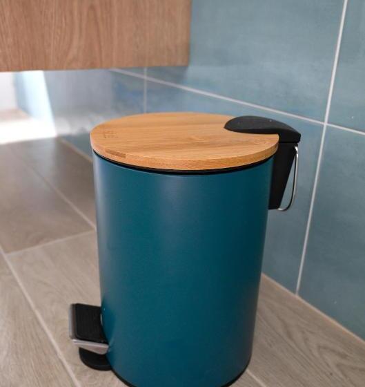 تختخواب و صبحانه Mary Lucy