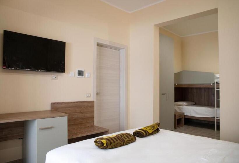 تختخواب و صبحانه Mary Lucy