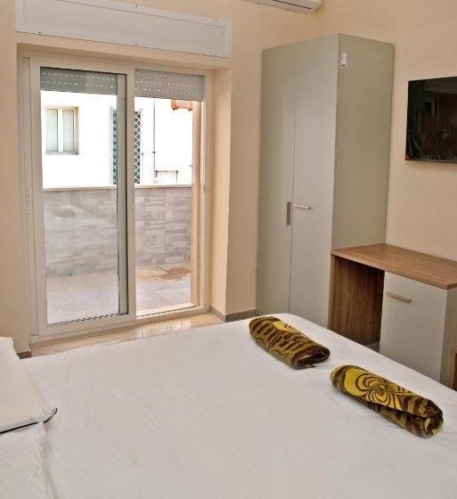 تختخواب و صبحانه Mary Lucy