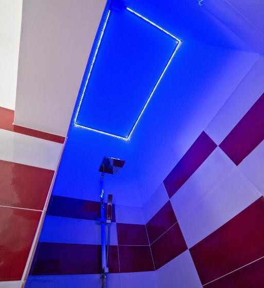 تختخواب و صبحانه Mary Lucy