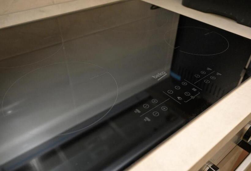 تختخواب و صبحانه Mary Lucy