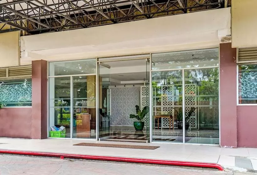 هتل Collection O 92643 Emerald Apartement By Tahha Hospitality