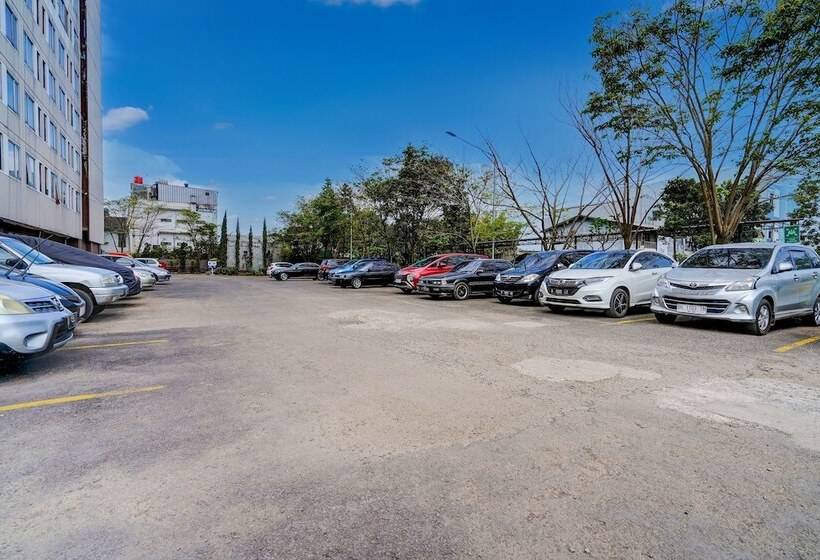 هتل Collection O 92643 Emerald Apartement By Tahha Hospitality