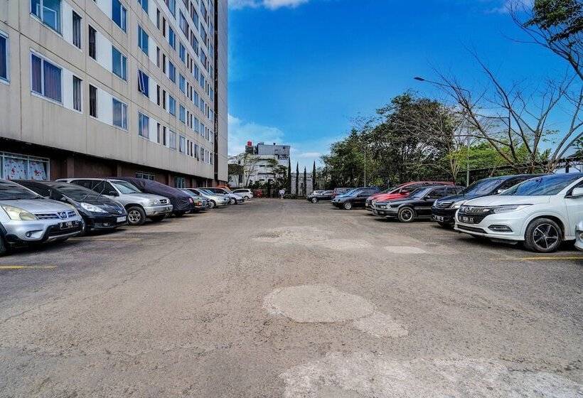 هتل Collection O 92643 Emerald Apartement By Tahha Hospitality