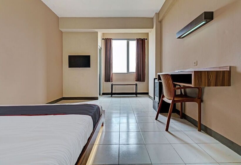 هتل Collection O 92643 Emerald Apartement By Tahha Hospitality