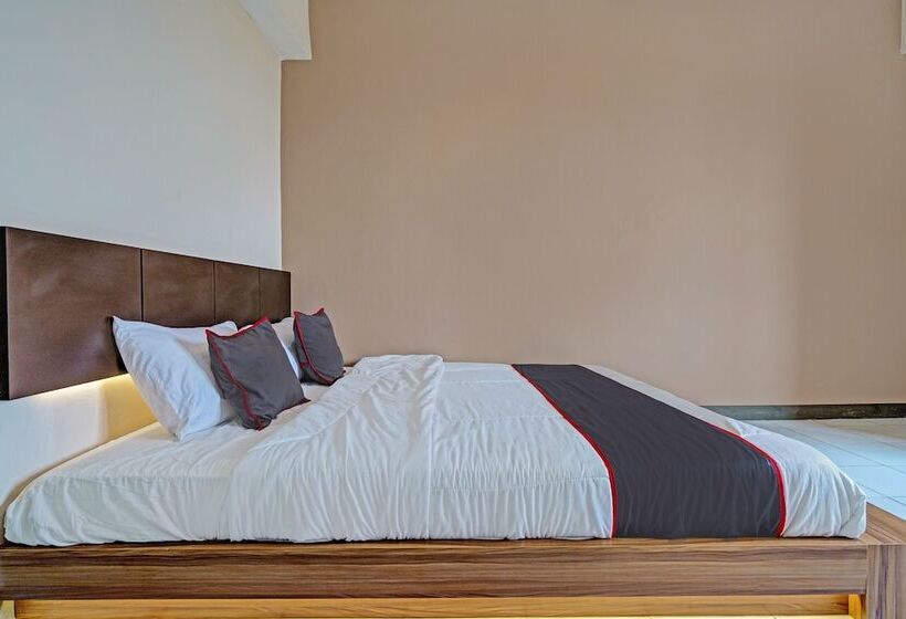 هتل Collection O 92643 Emerald Apartement By Tahha Hospitality