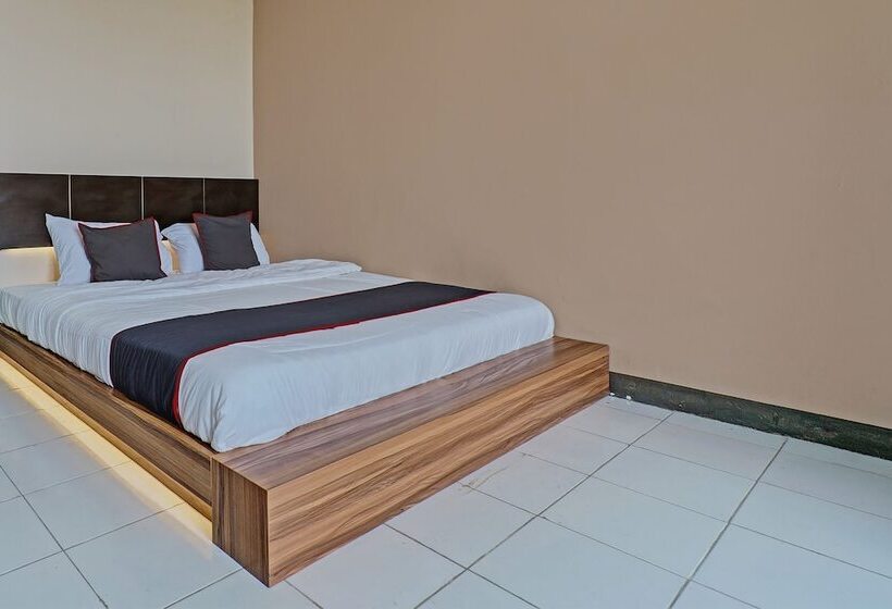 هتل Collection O 92643 Emerald Apartement By Tahha Hospitality