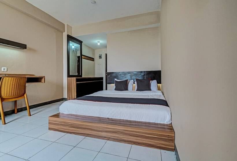 هتل Collection O 92643 Emerald Apartement By Tahha Hospitality