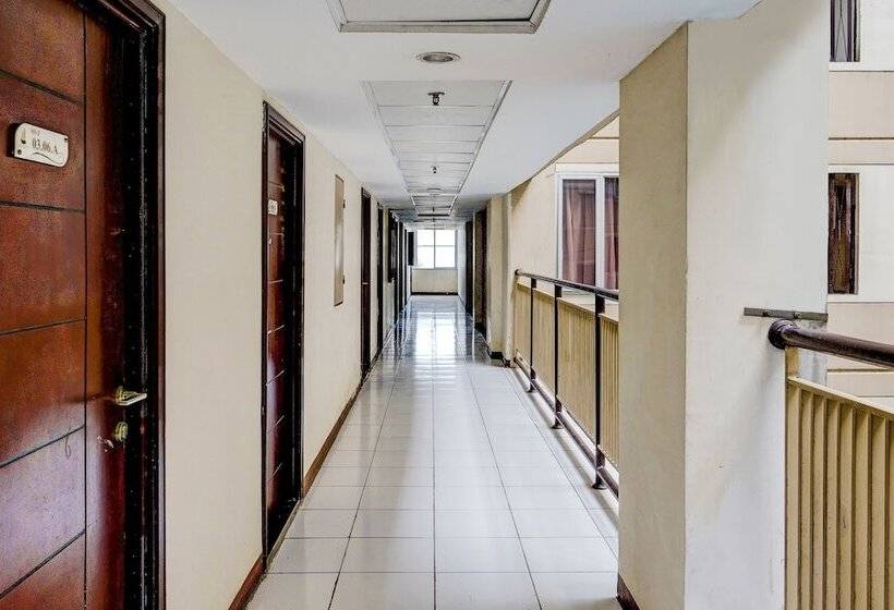 هتل Collection O 92643 Emerald Apartement By Tahha Hospitality