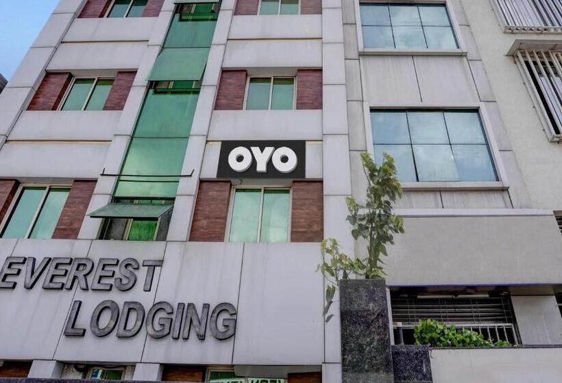 בית מלון כפרי Fabexpress Everest Lodging