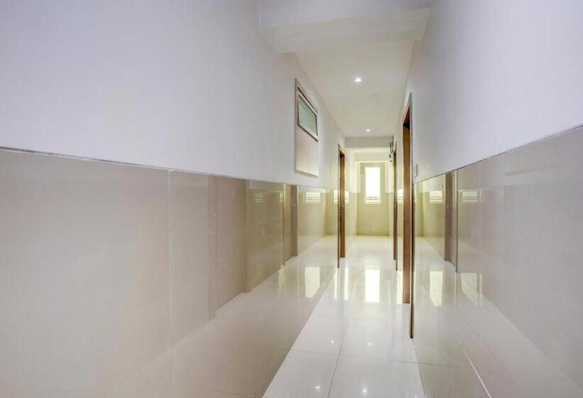 בית מלון כפרי Fabexpress Everest Lodging