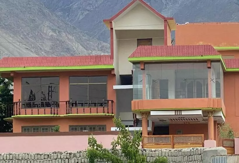 هتل Kamals Lodge