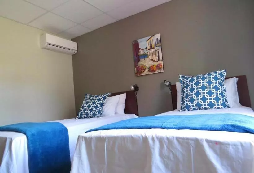 ペンション Komrus B&b