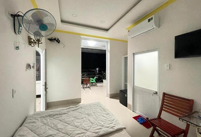 هاستل Nhà Nghỉ Hương Trà