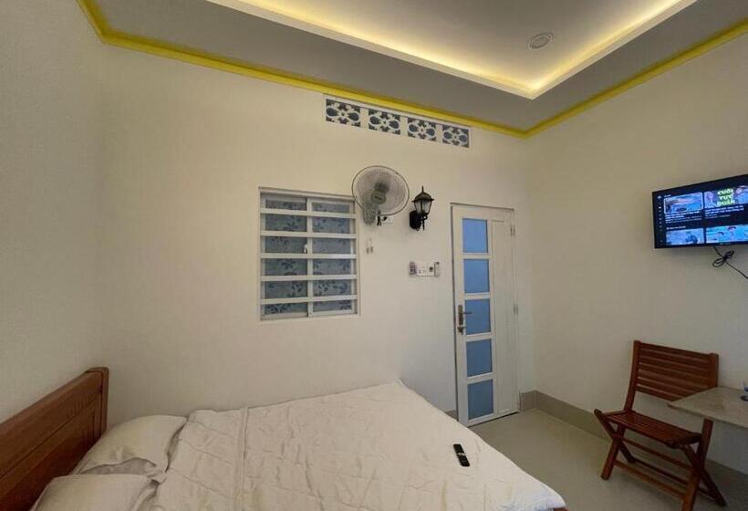 هاستل Nhà Nghỉ Hương Trà