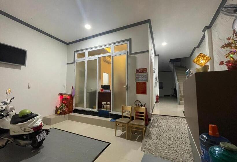 هاستل Nhà Nghỉ Hương Trà