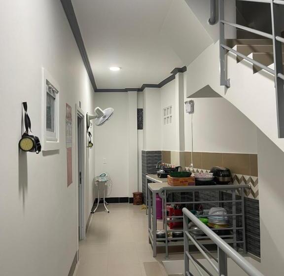 هاستل Nhà Nghỉ Hương Trà