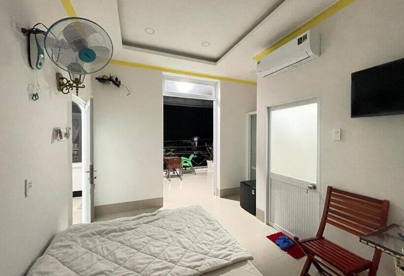 هاستل Nhà Nghỉ Hương Trà