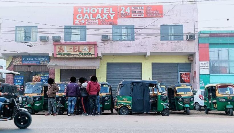 בית מלון כפרי Oyo 81298  Galaxy