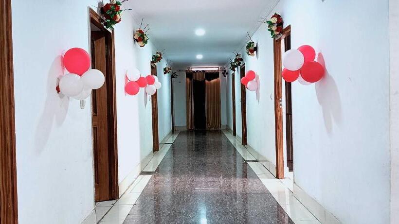 בית מלון כפרי Oyo 81298  Galaxy