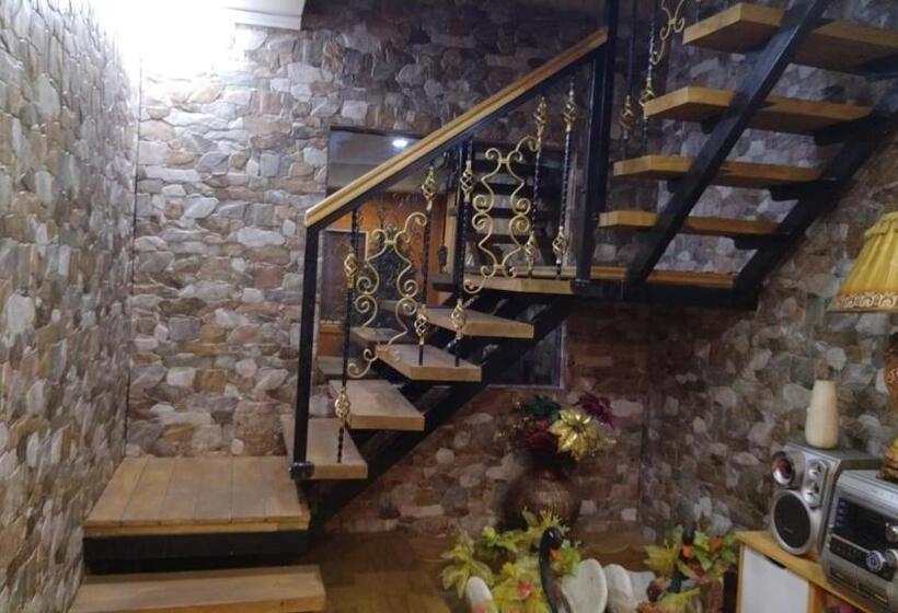 پانسیون Aurora