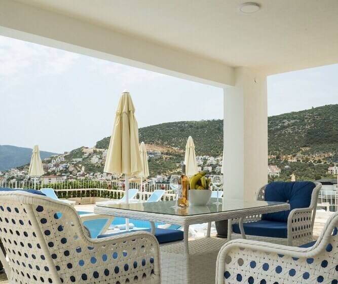 تختخواب و صبحانه Marquis Blue