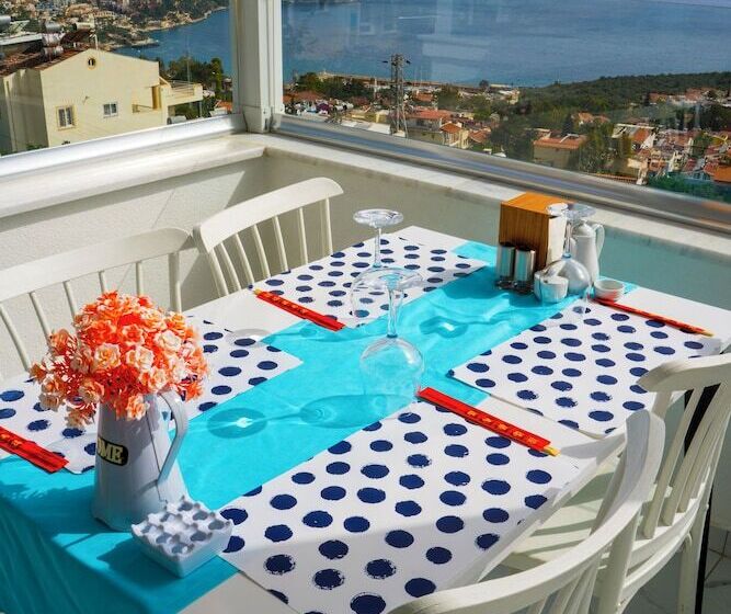 تختخواب و صبحانه Marquis Blue