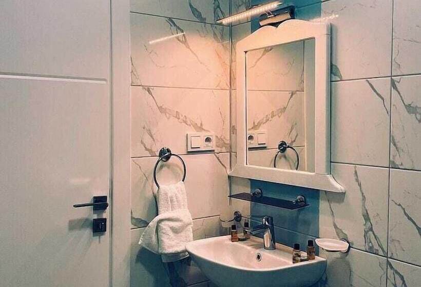 تختخواب و صبحانه Marquis Blue