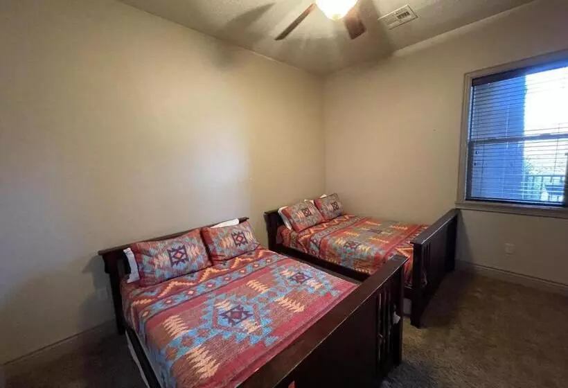 Hotelli D3 Spacious Sunset Suite Second Floor 2 Bedroom