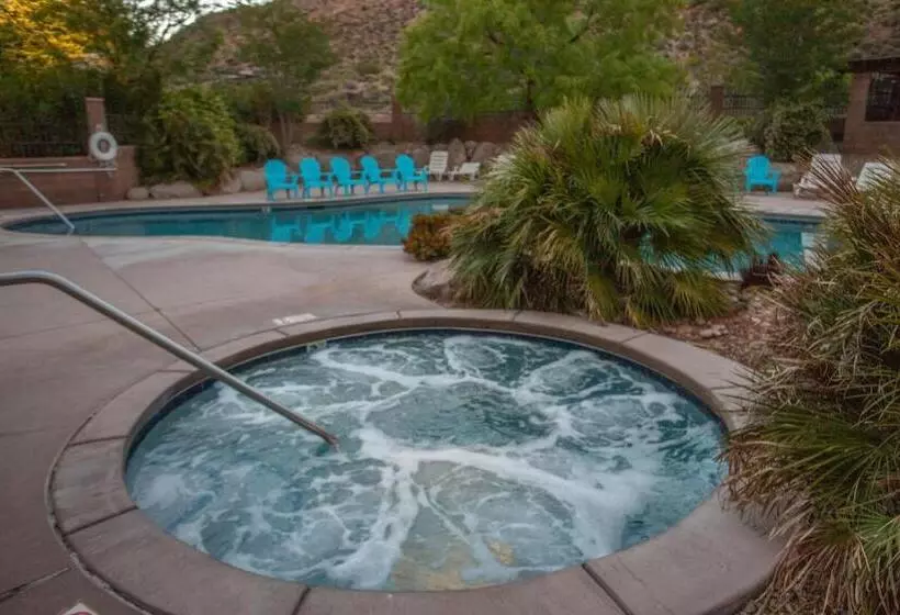 Hotelli D3 Spacious Sunset Suite Second Floor 2 Bedroom