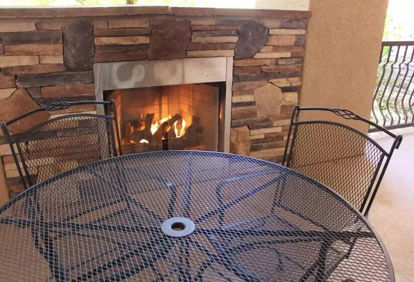 Hotelli D3 Spacious Sunset Suite Second Floor 2 Bedroom