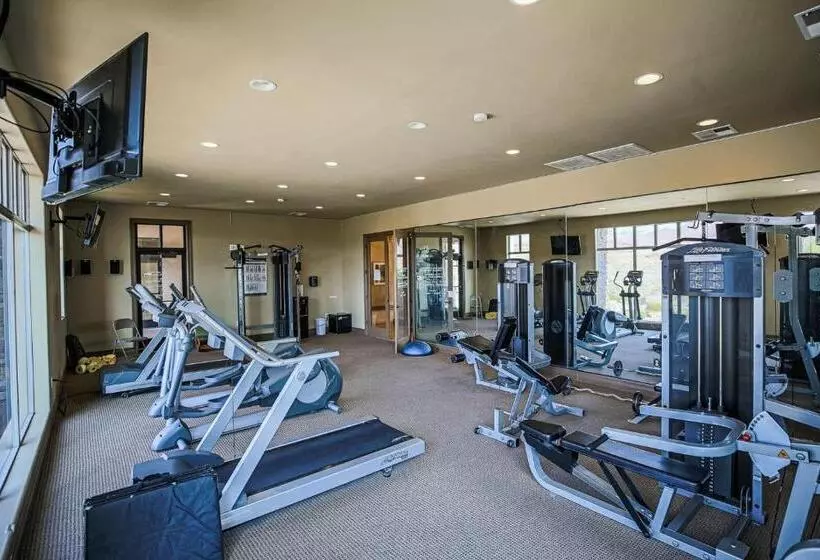 Hotelli D3 Spacious Sunset Suite Second Floor 2 Bedroom