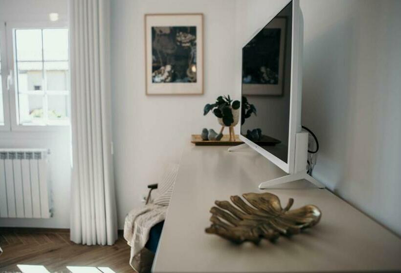 پانسیون Flowers & Faces Guesthouse