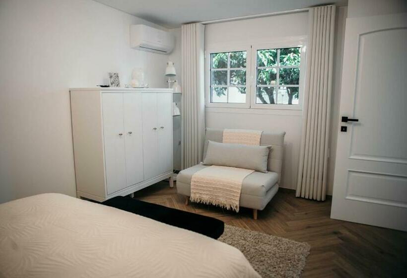 پانسیون Flowers & Faces Guesthouse