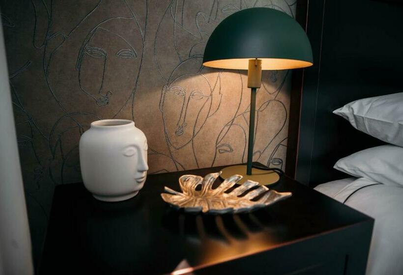 پانسیون Flowers & Faces Guesthouse