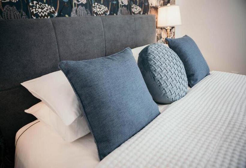 پانسیون Flowers & Faces Guesthouse