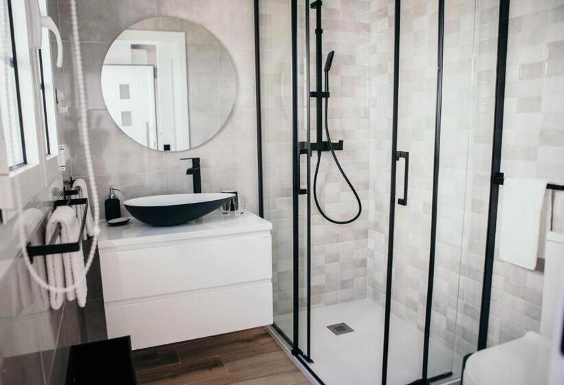 پانسیون Flowers & Faces Guesthouse