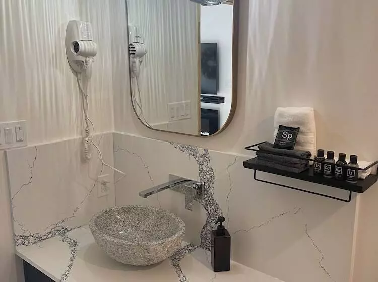 Evo Luxury Waterfront Adults Only B&b