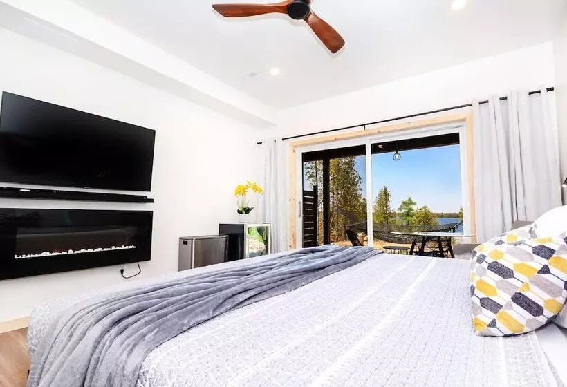 Evo Luxury Waterfront Adults Only B&b