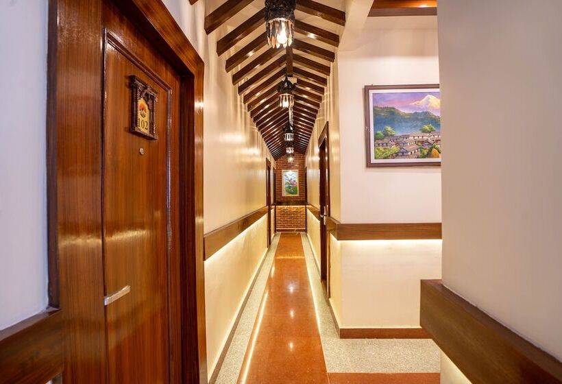 هتل Airport Himalaya Boutique