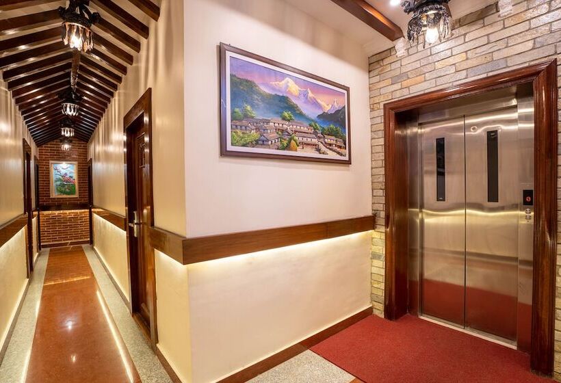 هتل Airport Himalaya Boutique